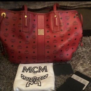 MCM Women’s Medium shopper bag- Red